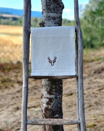 Håndkle med hjortehode 30x50cm